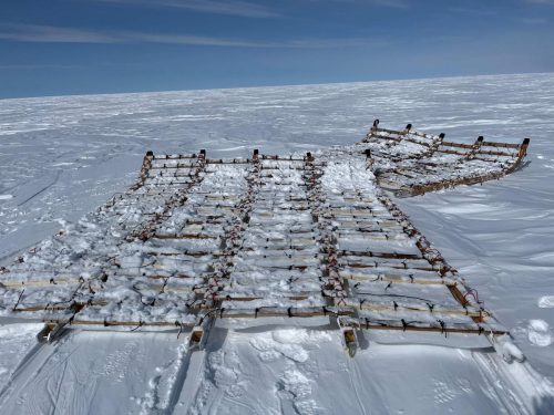 Ramon Larramendi Expedition 2024-SOS-ARCTIC-–-Greenland-South-North-Tla-base-de-la-tienda-locomotora