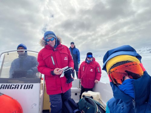 Ramon Larramendi Expedition 2024-SOS-ARCTIC-–-Greenland-South-North-Traverse de-camino-a-Aappilattoq