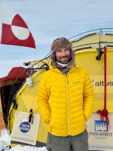 Ramon Larramendi Expedition 2024-SOS-ARCTIC-–-Greenland-South-North-Traverse waiting