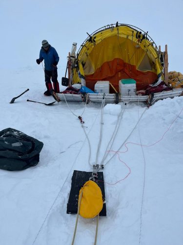 Ramon Larramendi Expedition 2024-SOS-ARCTIC-–-Greenland-South-North-Traversetodo-listo-por-el-viento