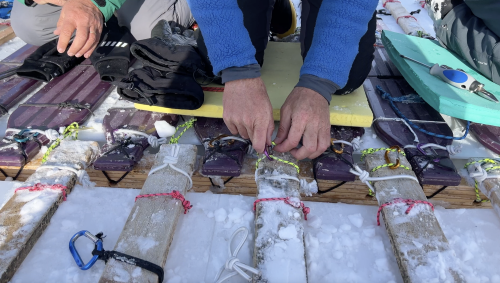 Ramon Larramendi  Expedition 2024-SOS-ARCTIC-–-Greenland-South-North-Traverse fixing-sledge